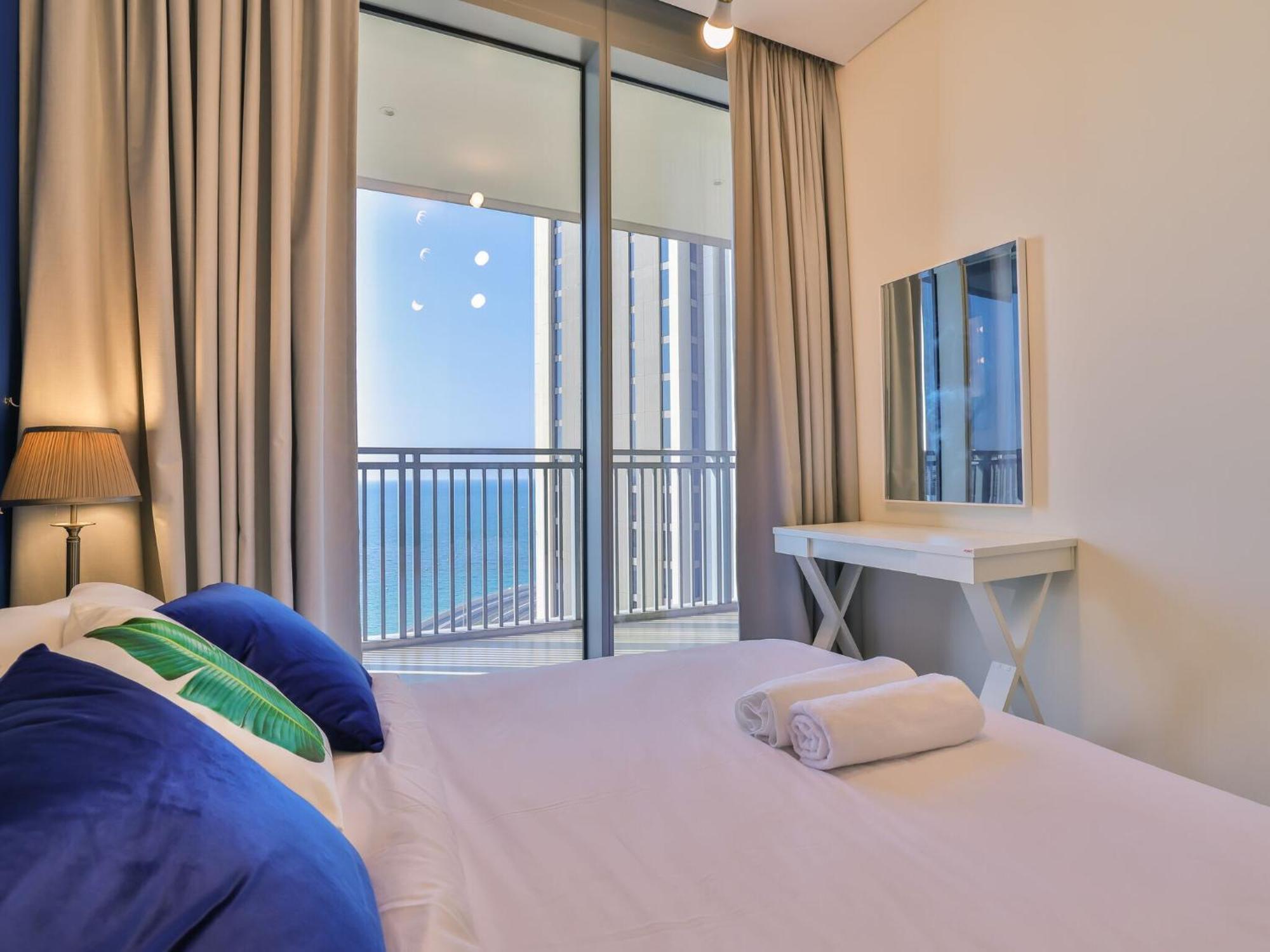 Luxurious Apartments Dubai Marina Views Pool Gym By Sojo Stay Exterior foto