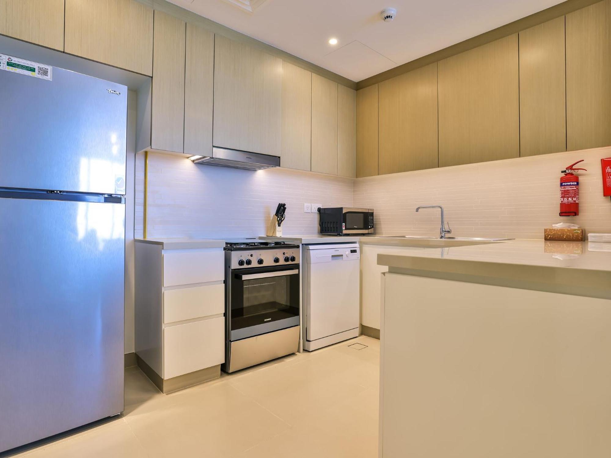 Luxurious Apartments Dubai Marina Views Pool Gym By Sojo Stay Exterior foto